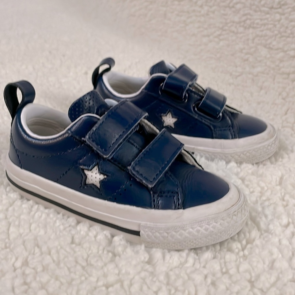 Leather Velcro Converse